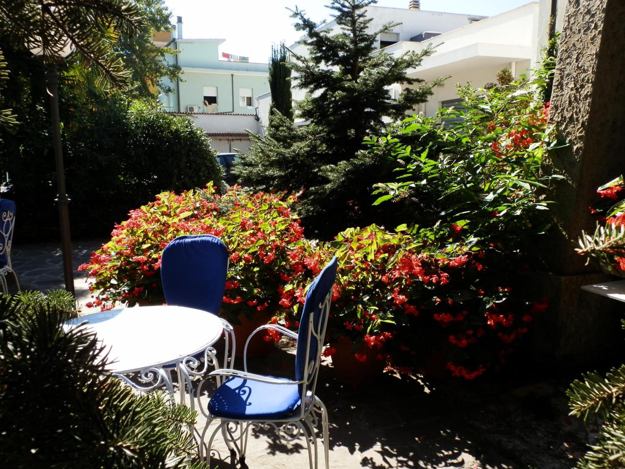 Hotel Nautic B&B Bellaria-Igea Marina Exterior foto