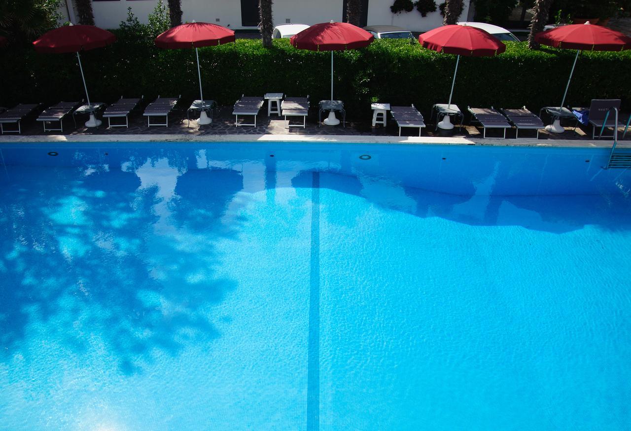 Hotel Nautic B&B Bellaria-Igea Marina Exterior foto